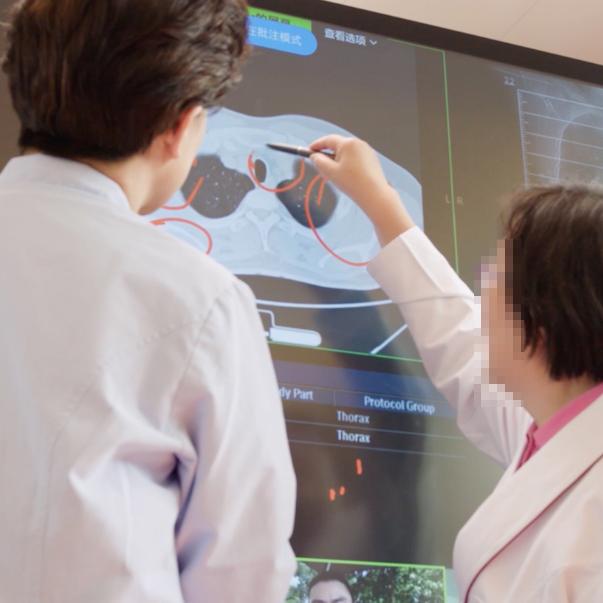 Shenzhen Cuhub Smart Touch představuje všestranný stroj typu vše v jednom pro více sektorů